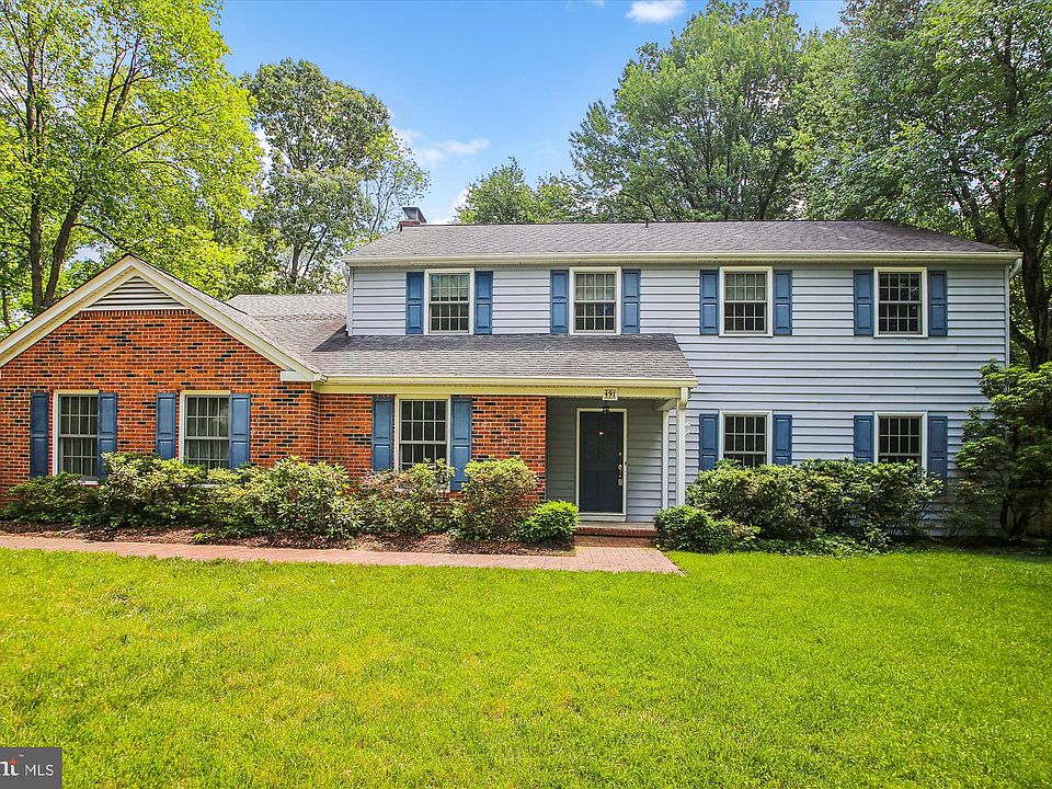 1st image of 491 Old Orchard Cir
