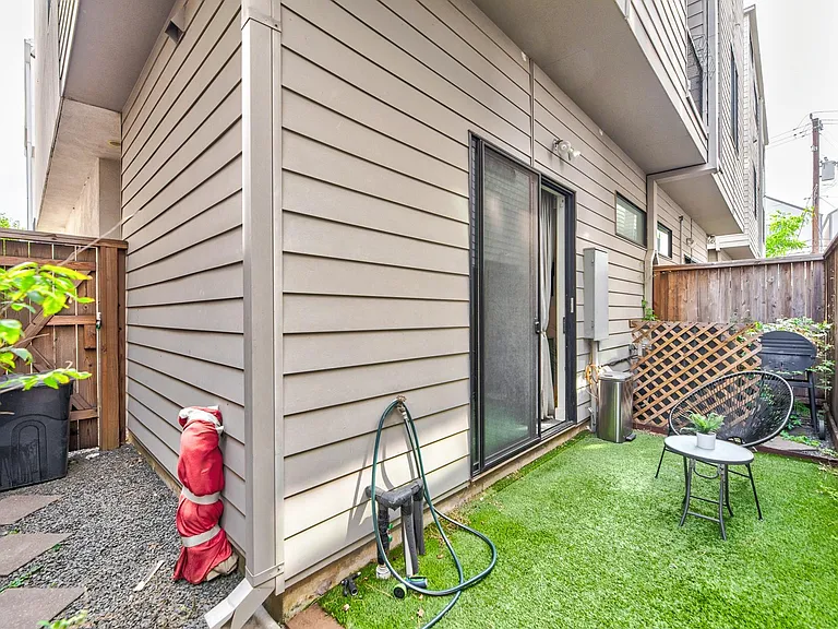 608 Middle St #E — Photo 34