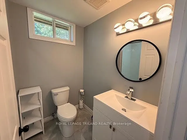 165 Railway Ave — Photo 15