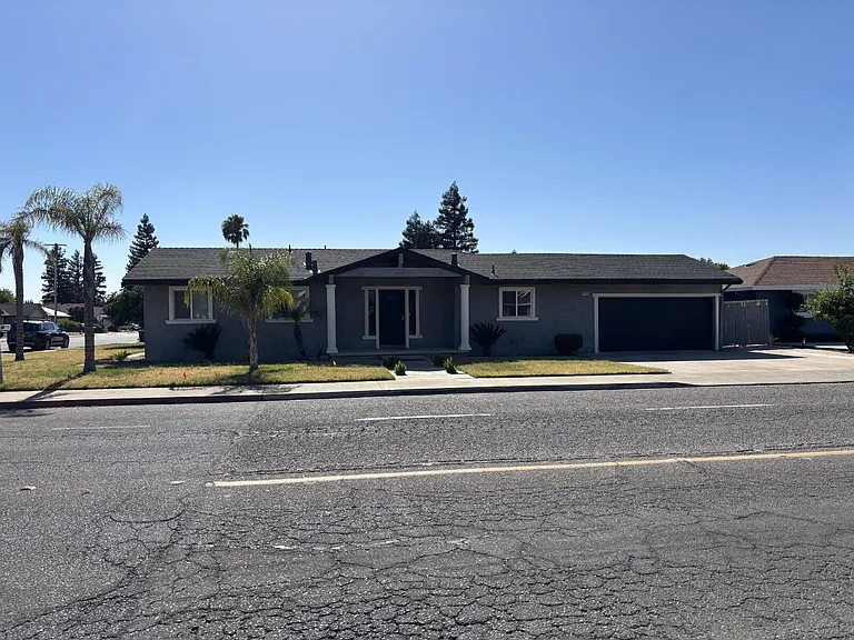 2405 Dels Ln — Photo 1