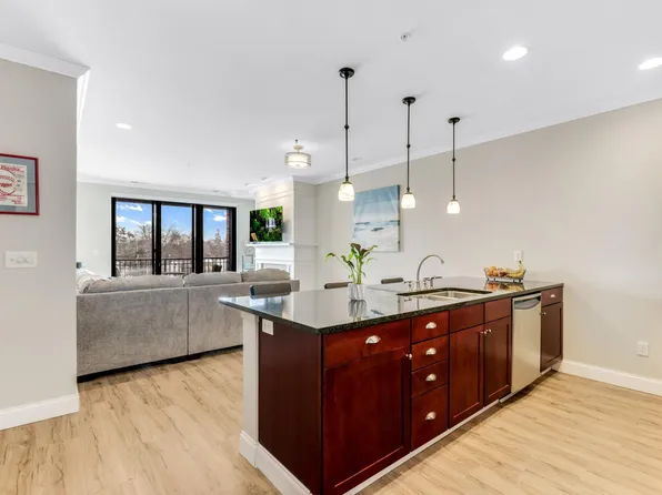 4525 Park Commons Dr Unit 418, Saint Louis Park, MN 55416