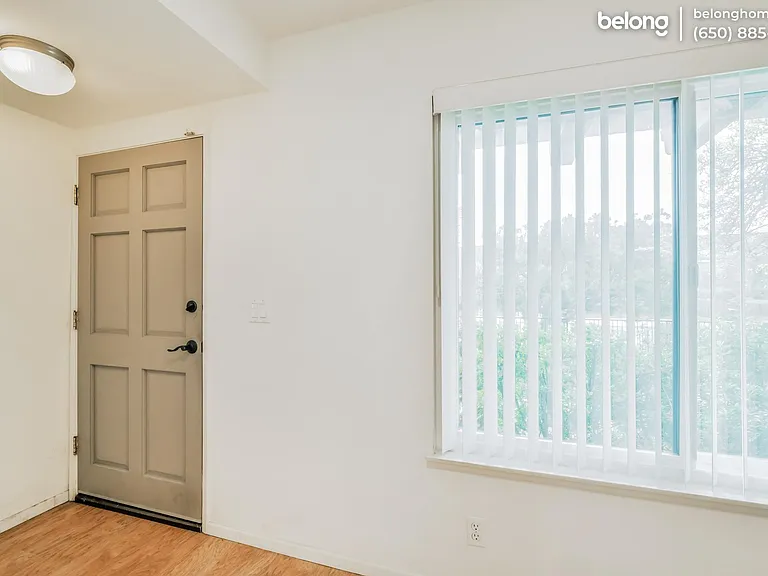 27907 Ridgecove Ct N — Photo 2
