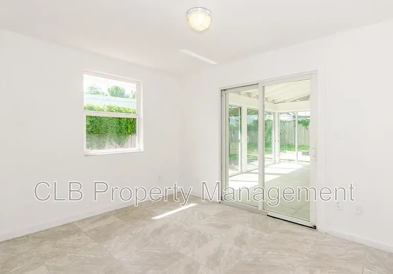 36 Brooks Dr — Photo 8