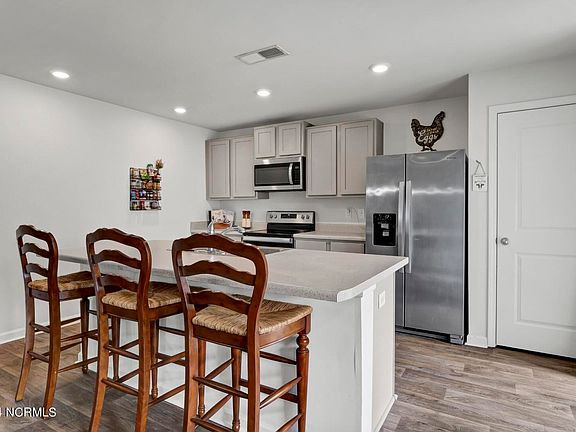 3rd image of 619 Avington Lane NE