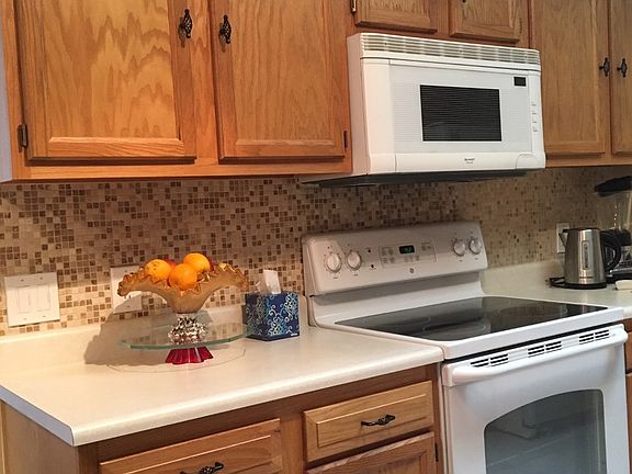 5th image of 1383 Waters Edge Dr