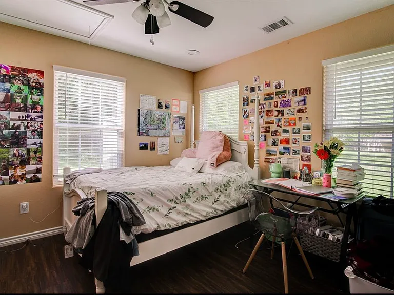 534 E Brockett St — Photo 12