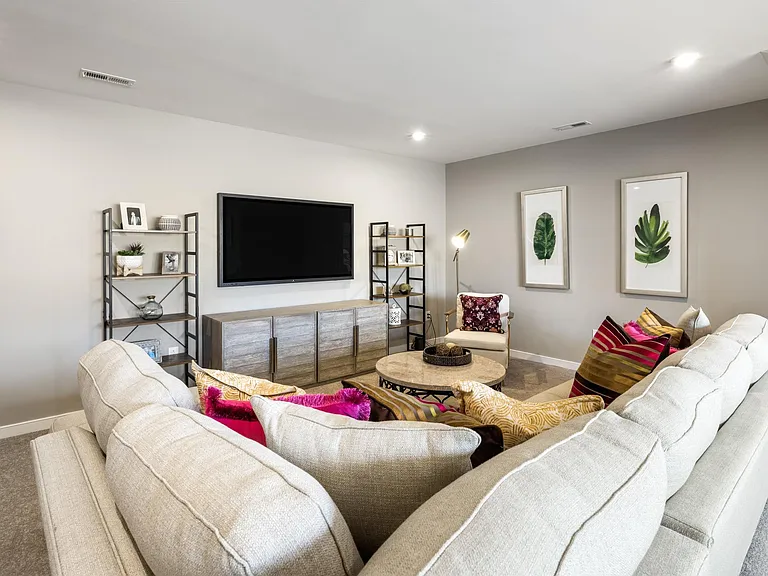7160 Sandler Dr — Photo 14