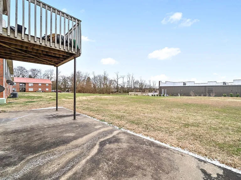 Northeast Dr -3884 — Photo 43