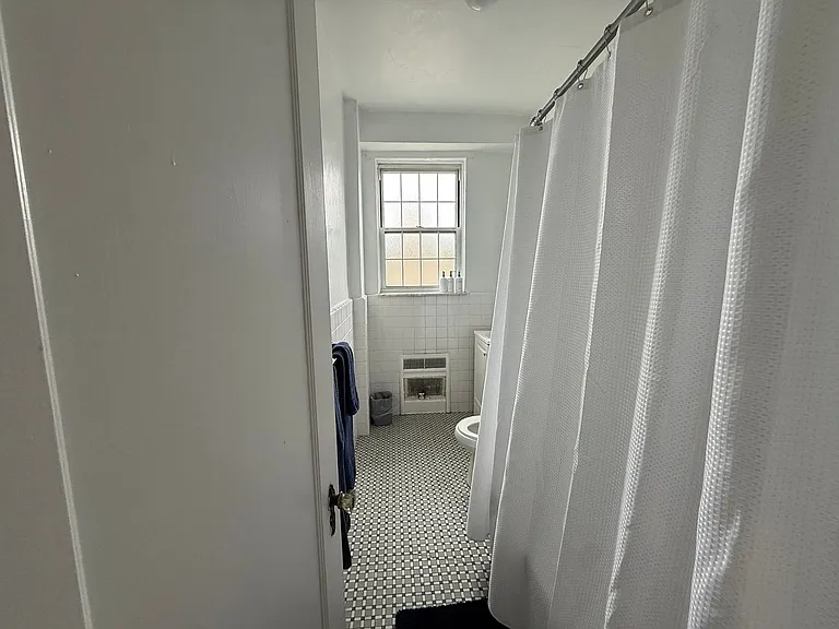New King Edward Apartments — Photo 376