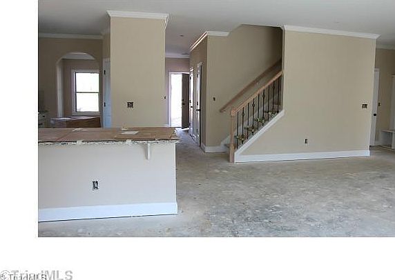 3rd image of 2529 Reynolds 18
