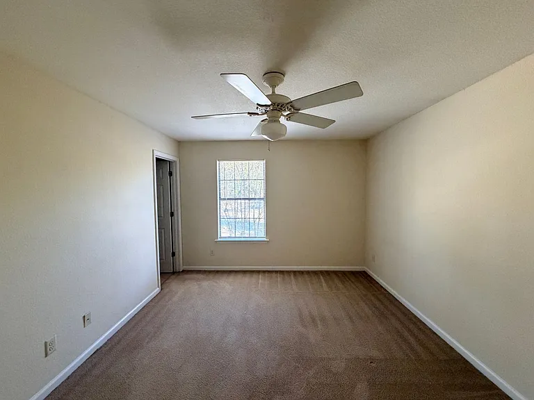 1704 N Patterson St #4 — Photo 6