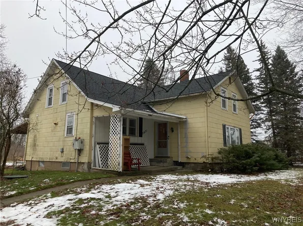 5831 Shawnee Rd, Sanborn, NY 14132
