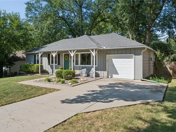 9006 Switzer St, Overland Park, KS 66214