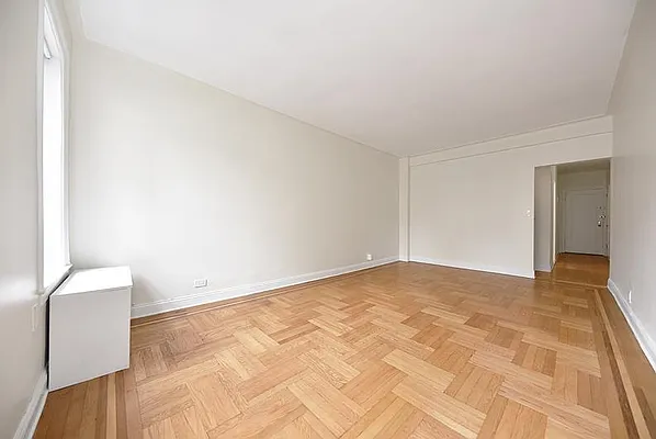 Rented by Buchbinder & Warren | media 4