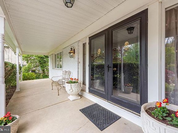 2nd image of 513 Garwood Dr