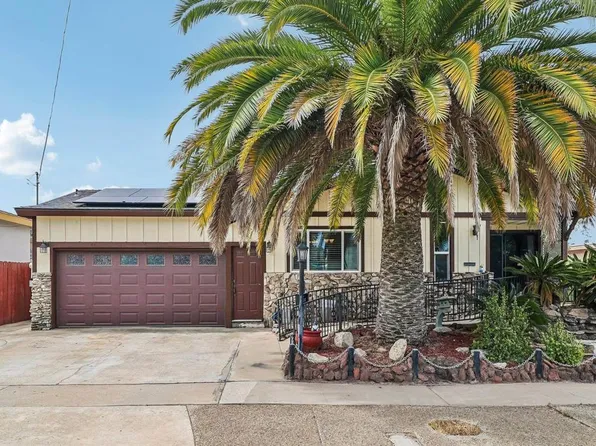 9535 Lakeview Dr, La Mesa, CA 91942