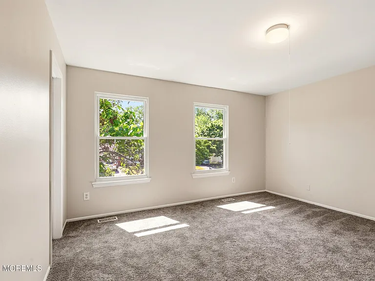 35 Mizzen Dr — Photo 11