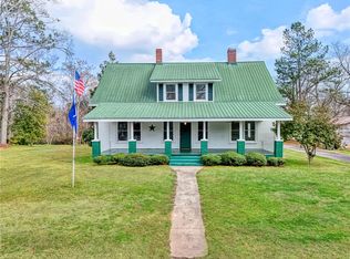 302 Gassaway St, Central, SC 29630