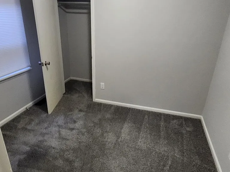 1253 Eastwood Ave — Photo 5