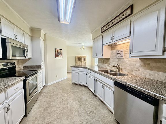 4th image of 204 Primrose Ln