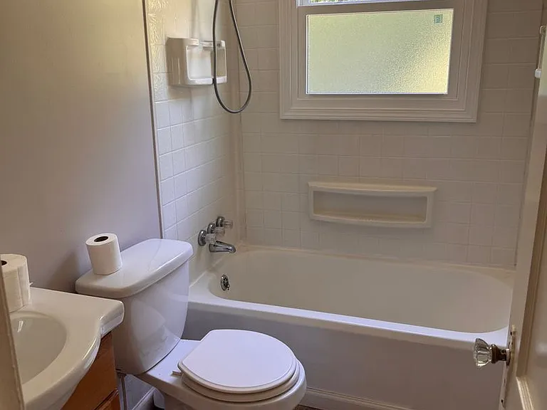 613 Westview Dr — Photo 6