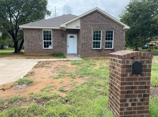 606 Atlantic St, Cleburne, TX 76031