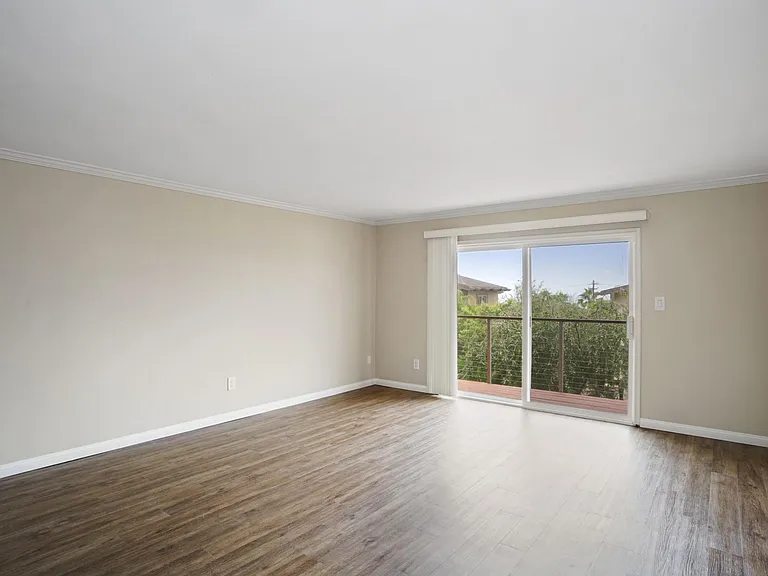 2 bed/2 bath