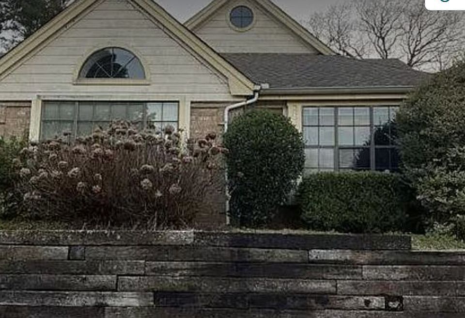 1st image of 1727 Eaglewood Dr