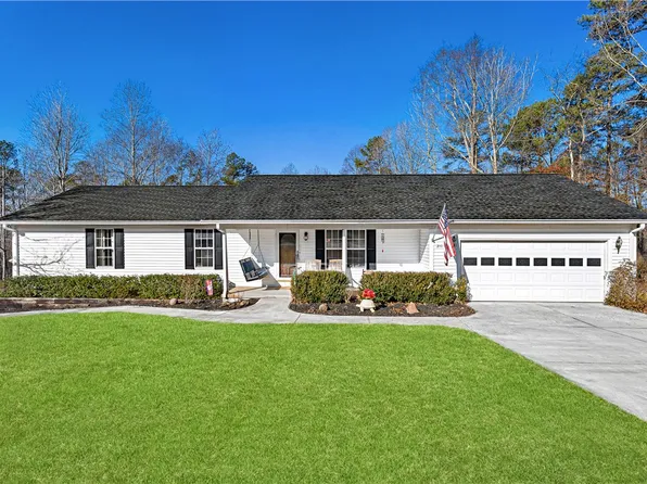 281 Cherokee Dr, Fair Play, SC 29643