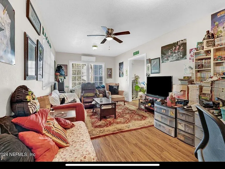 2114 Schumacher Ave #2 — Photo 2