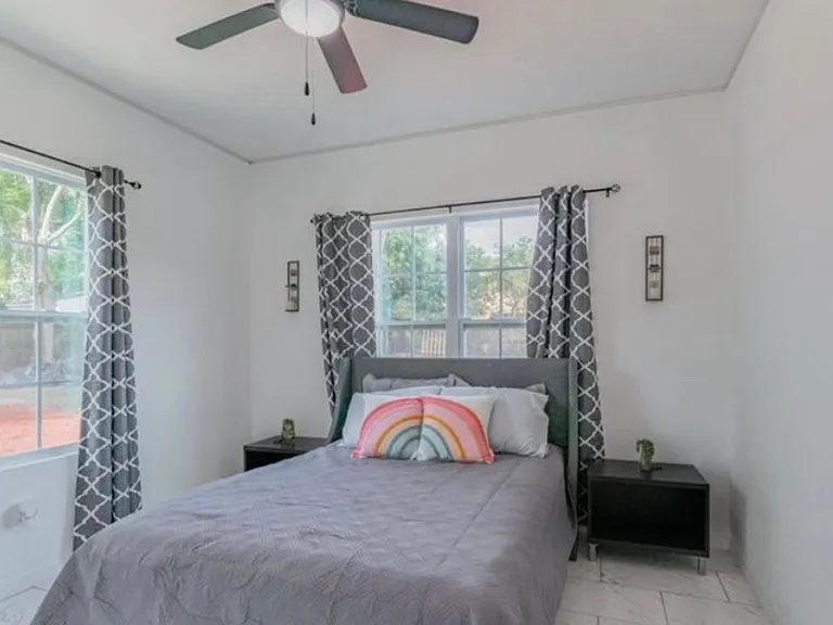 1537 Drew St — Photo 10