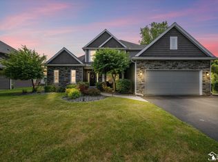 1235 Cascade Dr, Temperance, MI 48182