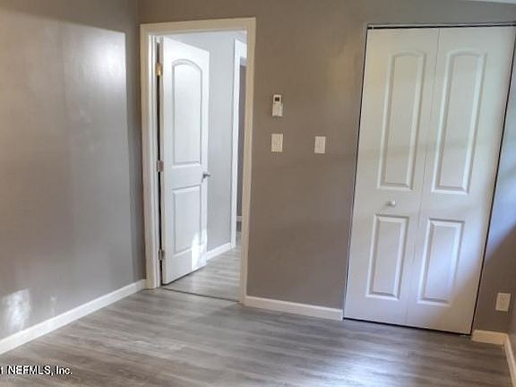 5th image of 617 N Pine Ave