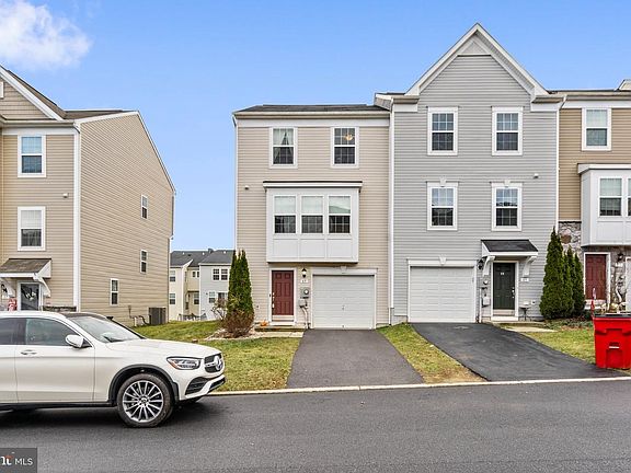 2nd image of 45 Antigua Dr