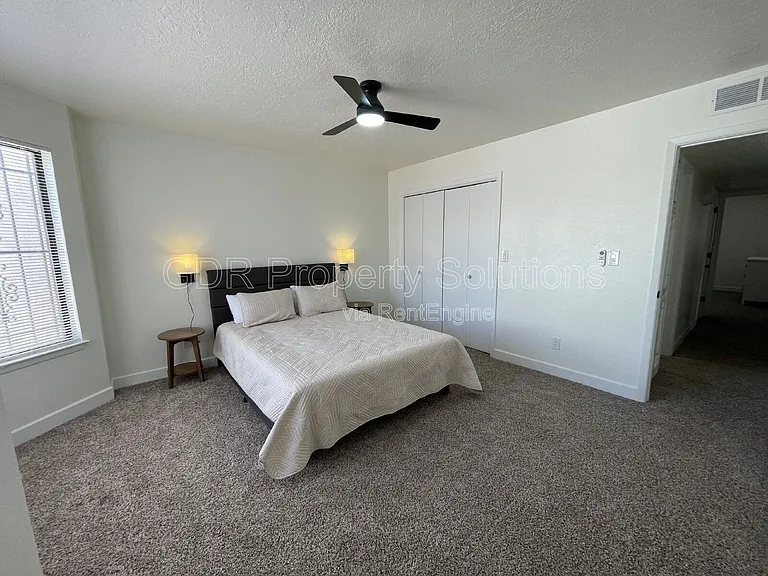 520 Ortiz Dr NE — Photo 29