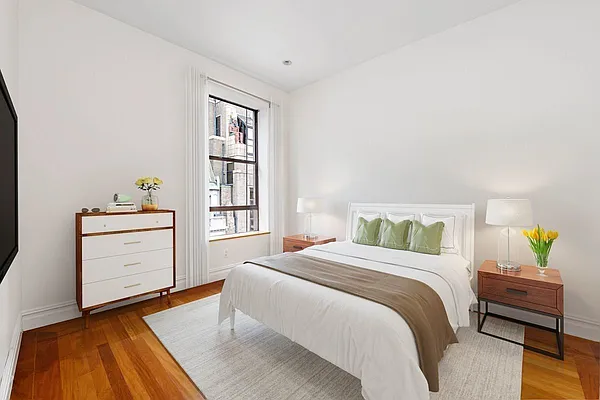 Rented by Compass | media 9