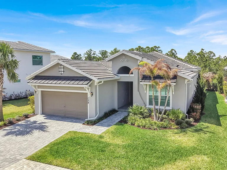 138 SE Palma St — Photo 47