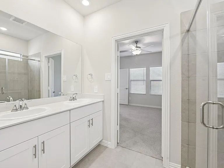 717 Leavenworth Dr — Photo 18