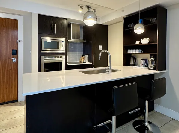 9 Harbour St E #5209, Collingwood, ON L9Y 5C1