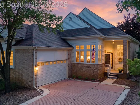 38147 N Vista Dr, Livonia, MI 48152