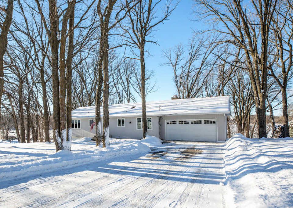 1st image of 2820 Lakewood Dr