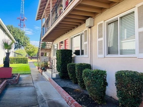 5th image of 2218 S St APT 1