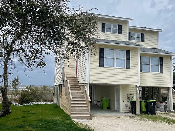 2nd image of 703 S Topsail Dr