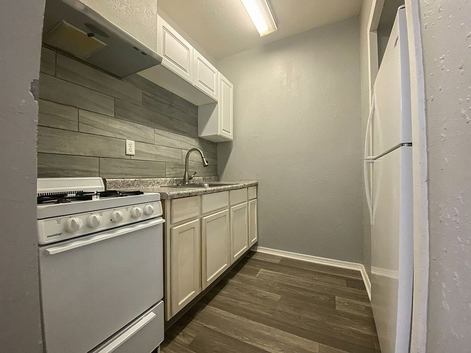 2nd image of 1113 S 30th Ave #2
