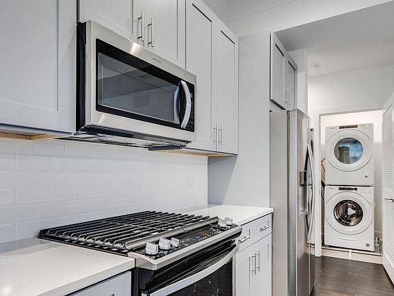 4th image of 161 W Schiller St APT 4