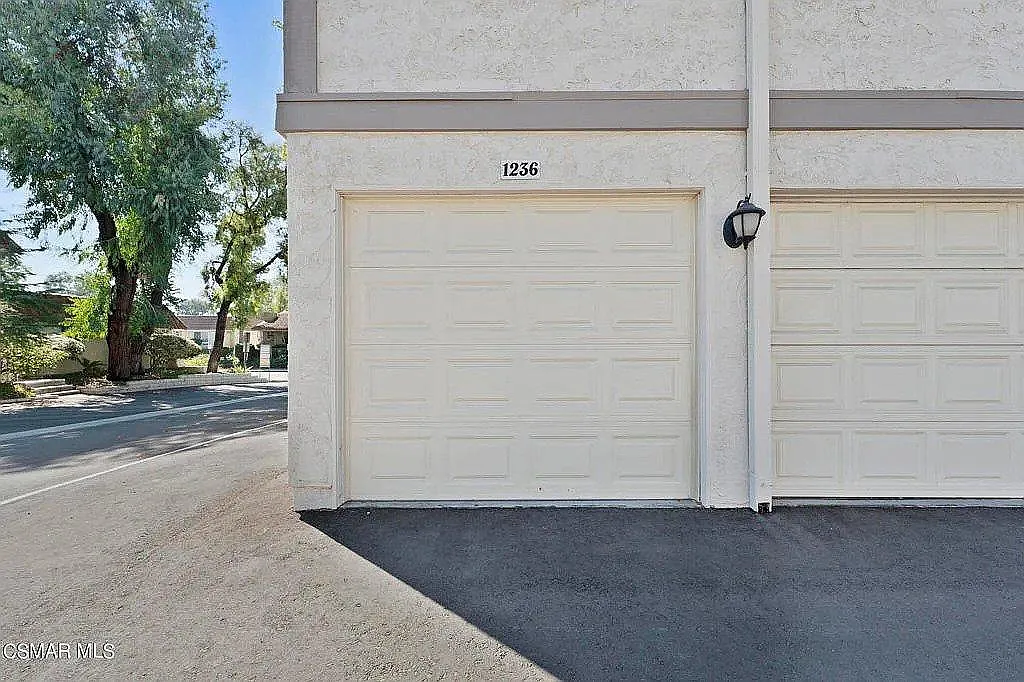 1236 Landsburn Cir — Photo 2