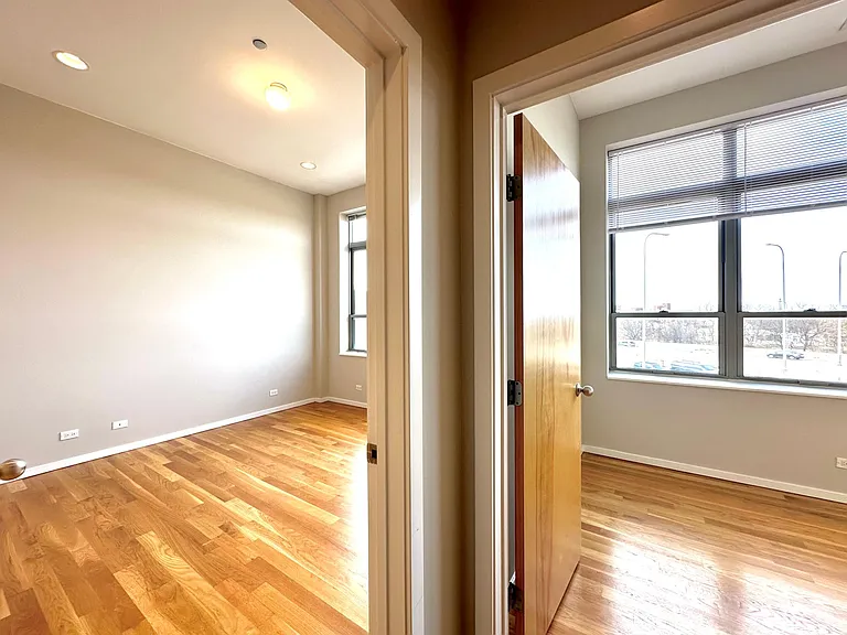 2157 N Damen Ave #305 — Photo 14
