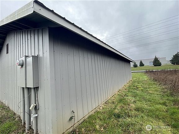 5th image of 564 Avery Road