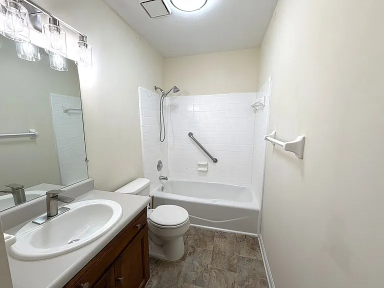 136 Belmont Rd — Photo 28