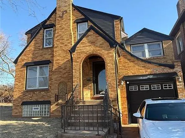 5989 N Cuba Ct, Saint Louis, MO 63139